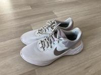 Nike Damen- Sneaker Größe 38 Sachsen - Hoyerswerda Vorschau
