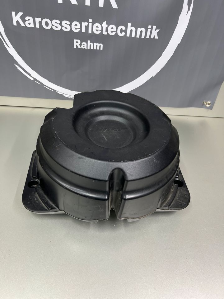 Porsche Cayenne 9P Bose Soundsystem Subwoofer in Kürten