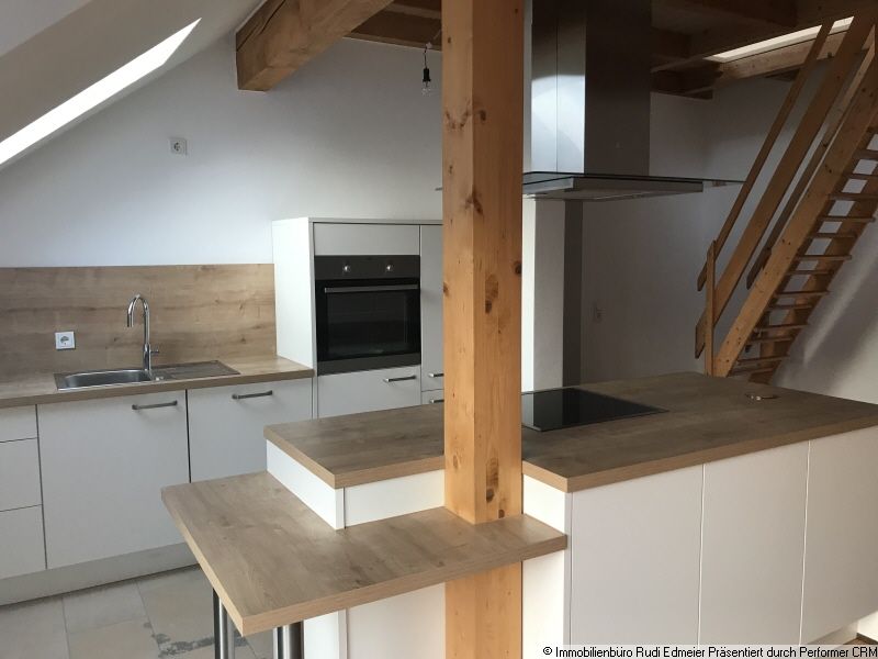 Sehr schöne 4 Zimmer Wohnung mit EBK und Balkon in Deggendorf