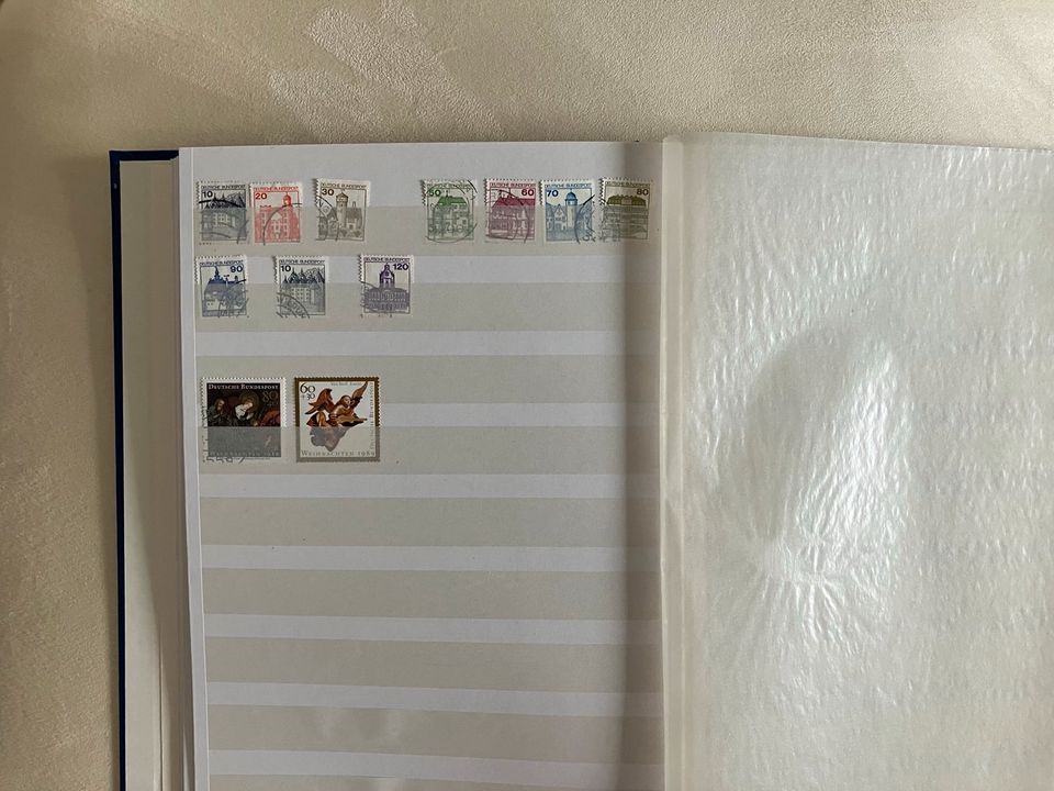 Briefmarkensammlung mit Album in Rosenthal