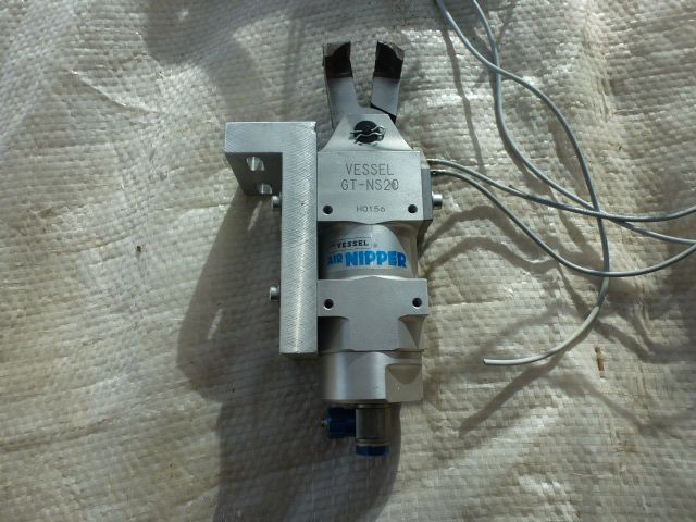 Magnetventil mit Schalldämpfern Festo MFH-5-1/4 v.pneum.Presse in Halle