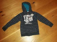 Fetzige Sweatjacke / Kapuzenjacke Größe 116 !! fällt klein aus !! Bayern - Traunreut Vorschau