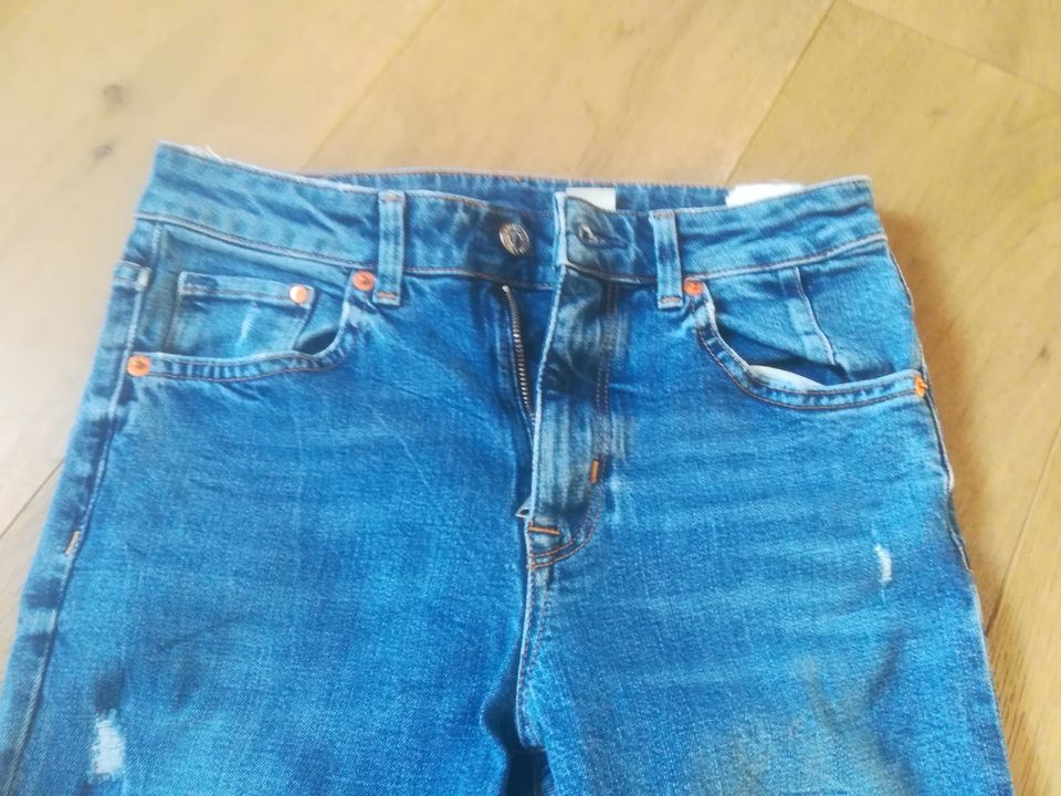 Skinny High-Waist Ankle- Length Jeans von H&M, Größe 27 in Bremen