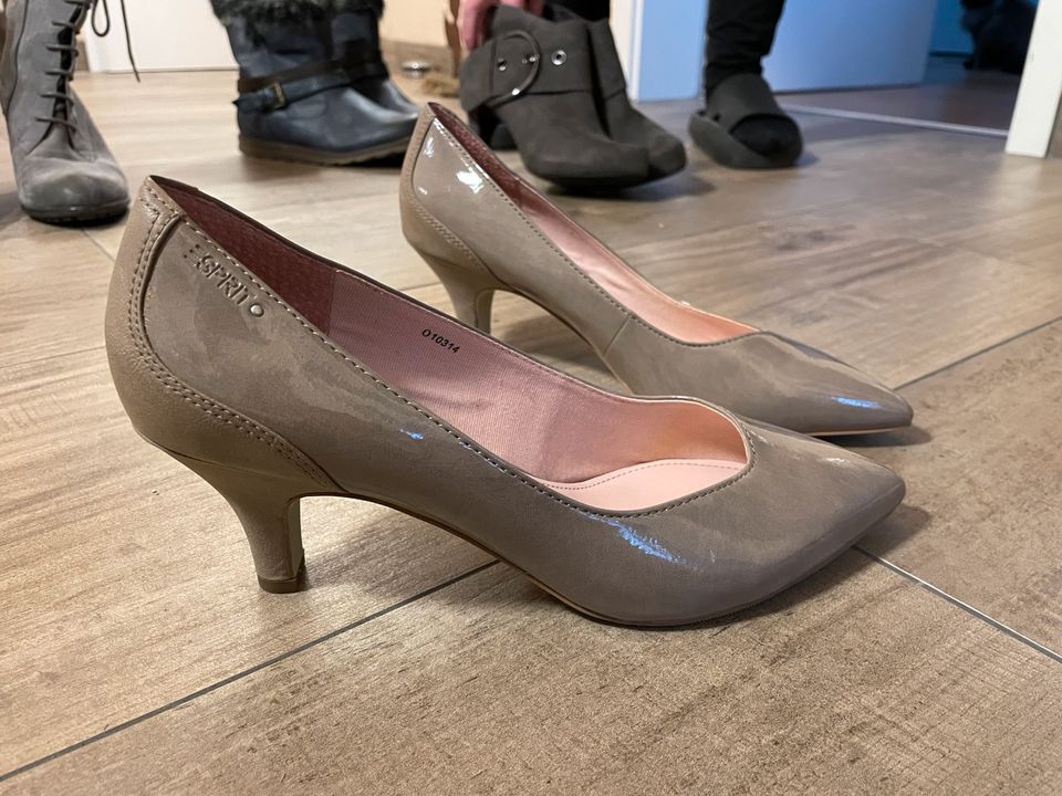 Pumps von Esprit in Rheinstetten