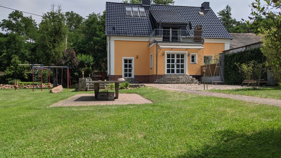 Ein-/Zweifamilienhaus, großer Garten, Platz für Kleingewerbe in Jeßnitz