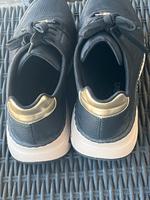 Sneaker von Rieker schwarz mit Gold Gr 39 Rheinland-Pfalz - Newel Vorschau