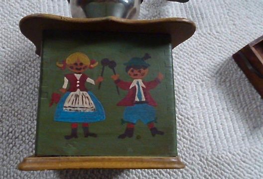 HAHA Kaffeemühle Bauernmalerei Vintage Handkurbel funktionsfähig in Florstadt