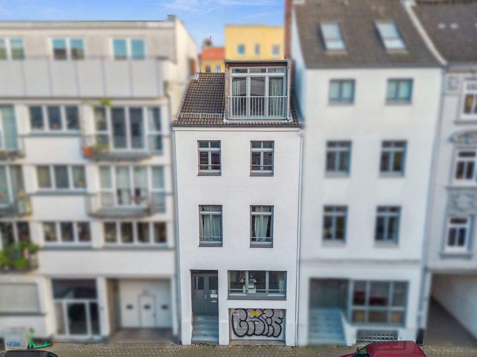 Stadthaus zwischen Alster und Lange Reihe -  Wohnen und Arbeiten unter einem Dach in HH-St. Georg in Hamburg