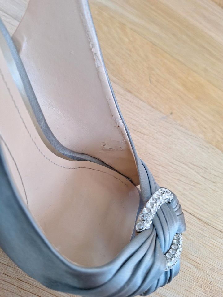 Clarks high heels Peep Toes silber Größe 37 in Leipzig