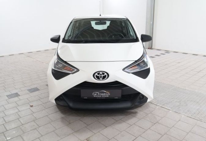 Toyota Aygo Automatik  Mietwagen Leihwagen Automieten Autovermietung Berlin in Berlin