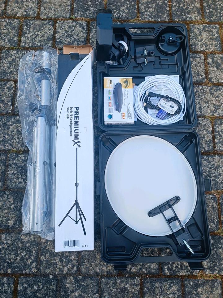 Camping Satellitenanlage Komplettset + Dreibeinstativ, top!! in Osann-Monzel