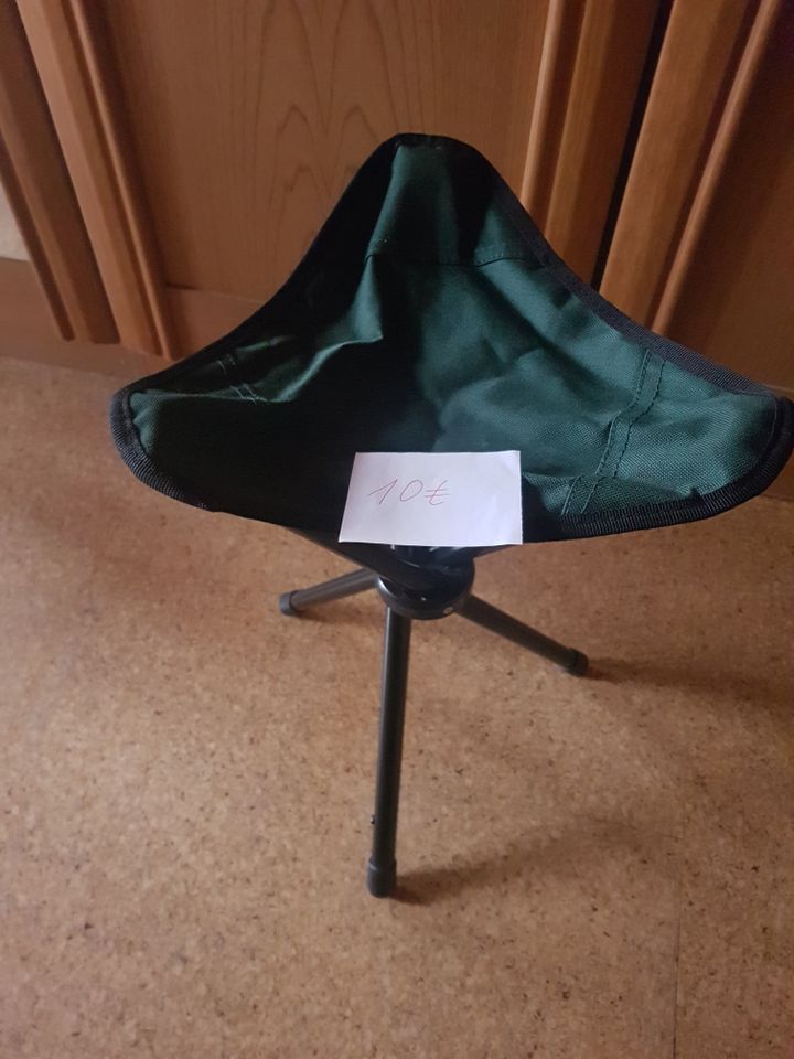 Taschen/Stühle usw für Angelbegeisterte in Bernhardswald