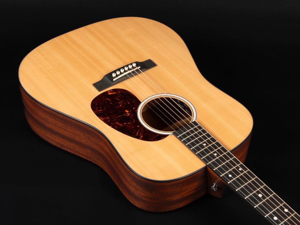 2019 Martin D-10e | Vollmassive Westerngitarre Pickup + USA Case in Niebüll