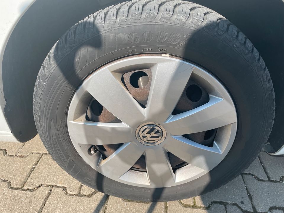 1 Satz Original Stahlfelgen mit Radabdeckung für VW Touran in Gersthofen