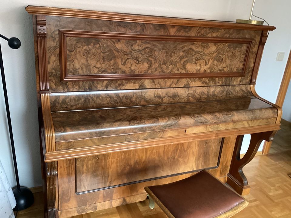 Antikes Dreinhöfer Klavier in Gießen