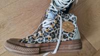 Chucks Converse leopard jeans 38 Berlin - Spandau Vorschau