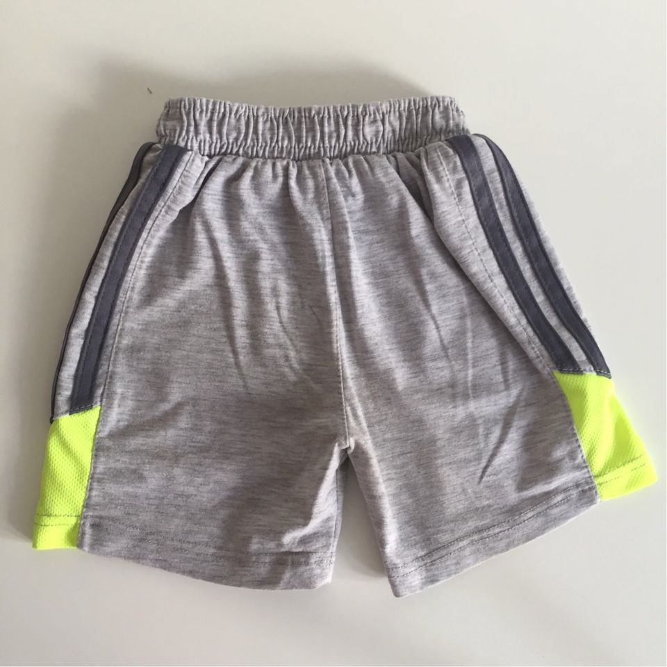 Shorts Jersey ADIDAS grau/ grün Gr.2 in Köln