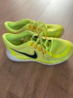 Nike Laufschuhe Schuhe Free 5.0 Neongelb Größe 40,5 Bayern - Freilassing Vorschau