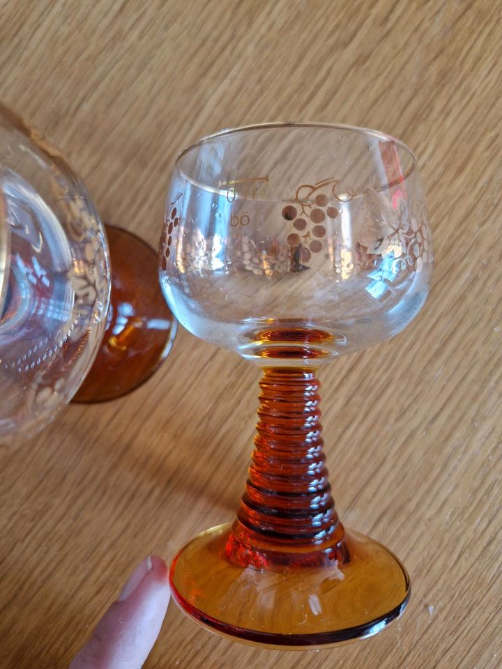 4 Weinrömer brauner Fuß Goldrand Weinglas 0,1 l Goldaufdruck in Fürth