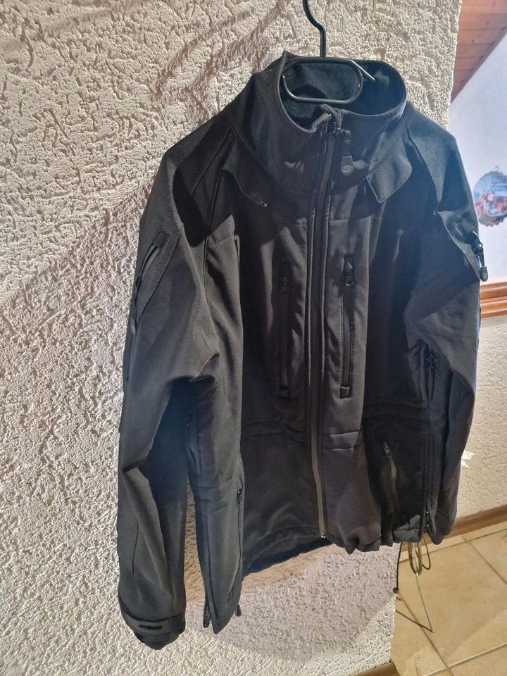 Herren Softshelljacke gr L Männer in Langquaid