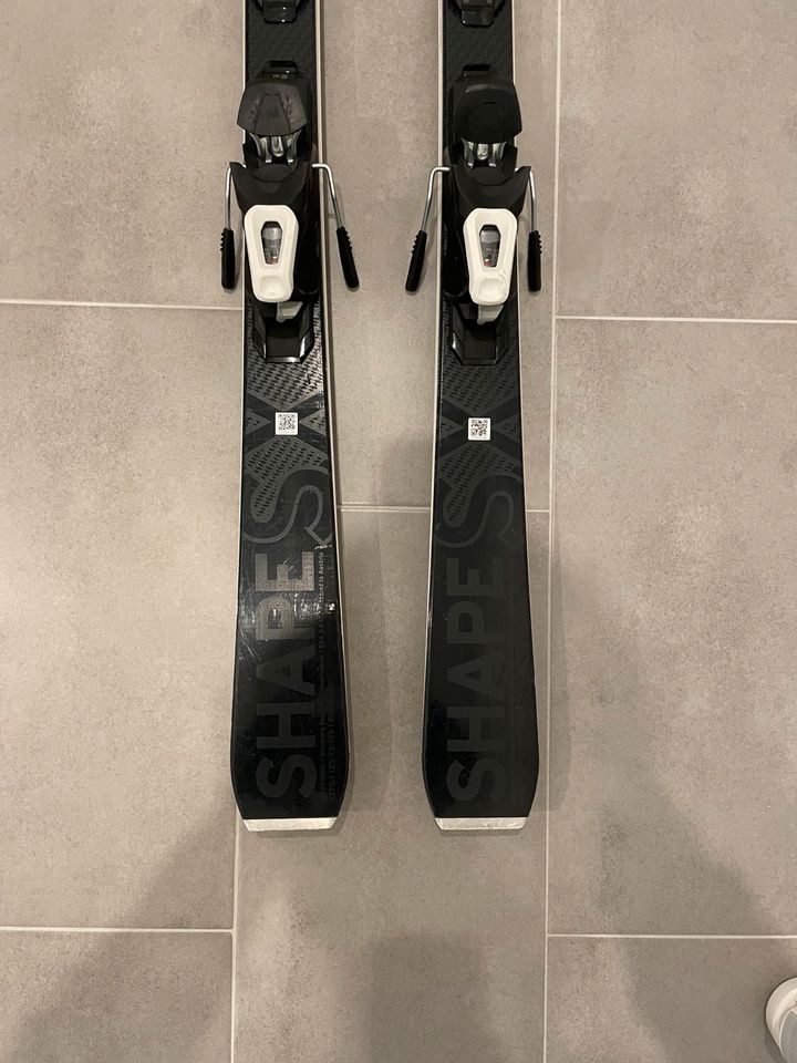 HEAD Ski Shape SX Black Edition mit PR 11 GW Bindung 2024 in Ebersdorf