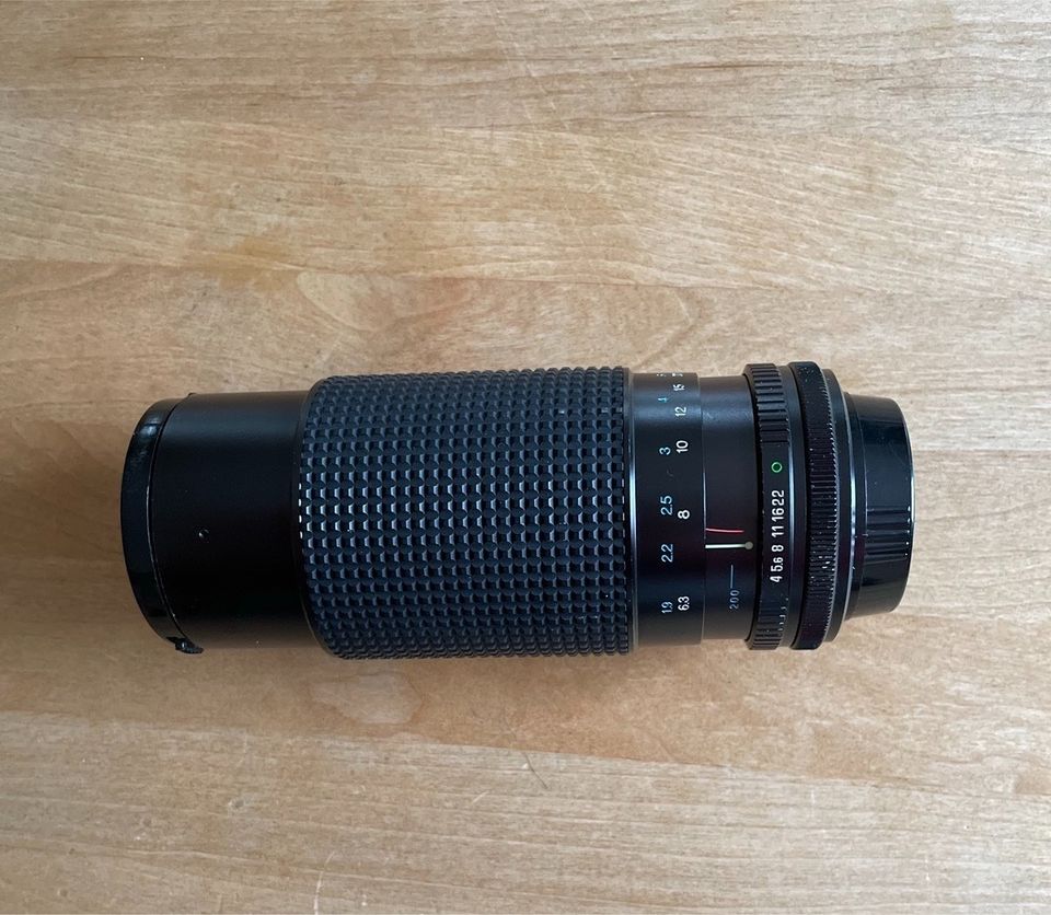 Teleobjektiv Tokina 80-200 mm 1:4 mit Schutzbeutel in Unterschleißheim