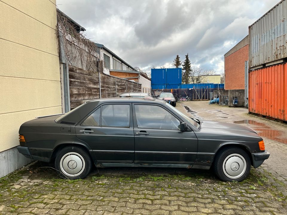 Mercedes Benz W201 190E in Hannover