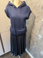 Sportmax Code Kleid Maxikleid Plissee Kapuze gr M blau Duisburg - Homberg/Ruhrort/Baerl Vorschau