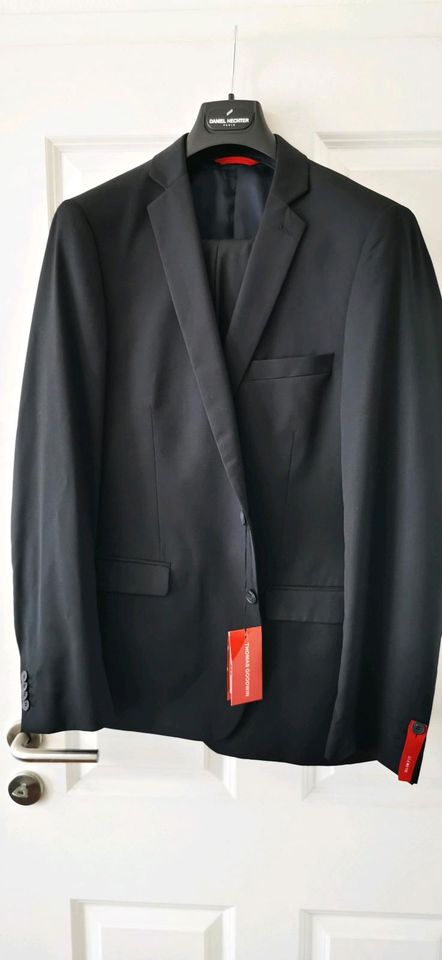 Anzug schwarz komplett incl. Hose in Gr. 54  Neu. in Augsburg