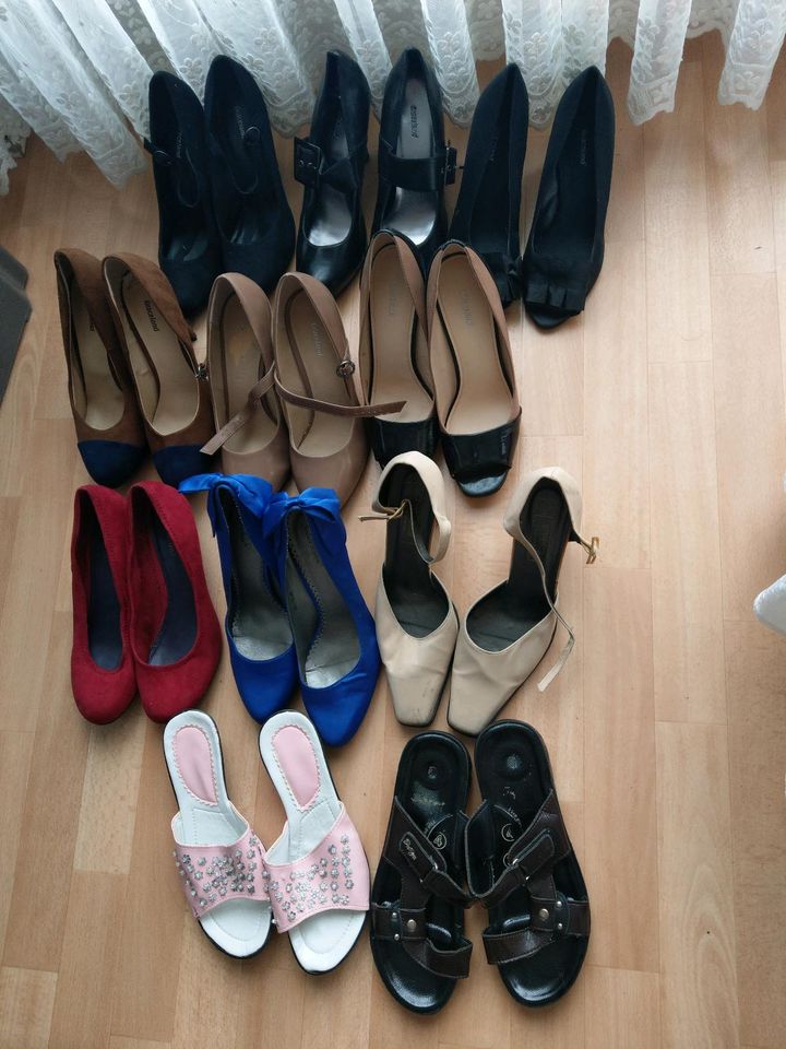 Diverse Damenschuhe in Berlin