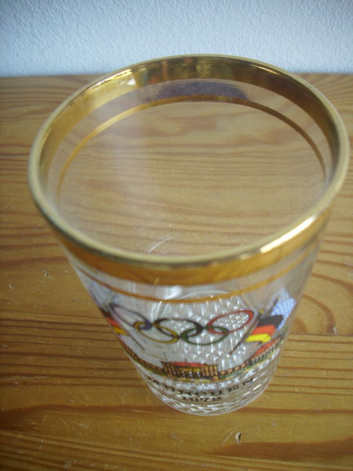 Olympia München 1972 Sammler Becher mit Gold Rand Ringe Schloß in Aschheim