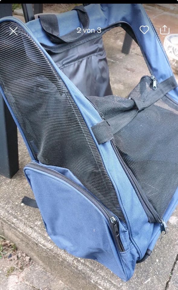 Rucksack- Reisetasche für kleine Hunde oder Katzen mit Rollen in Nideggen / Düren