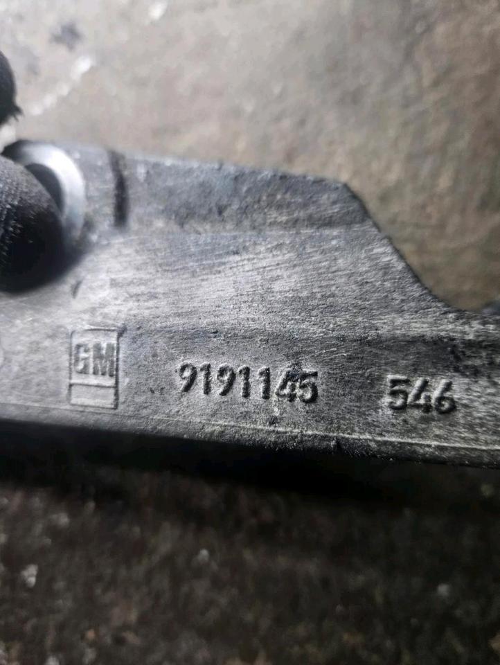 Opel Vectra C Signum 2,0 2,2 DTI Motorhalter Halterung 9191145 in Berlin