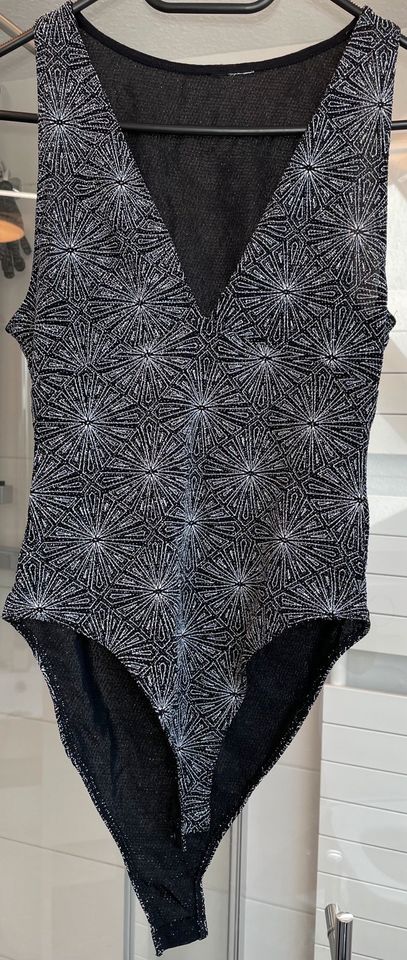 H&M Body Bodie Shirt Oberteil Top Bodytop Bodyshirt Bodyoberteil in Duisburg