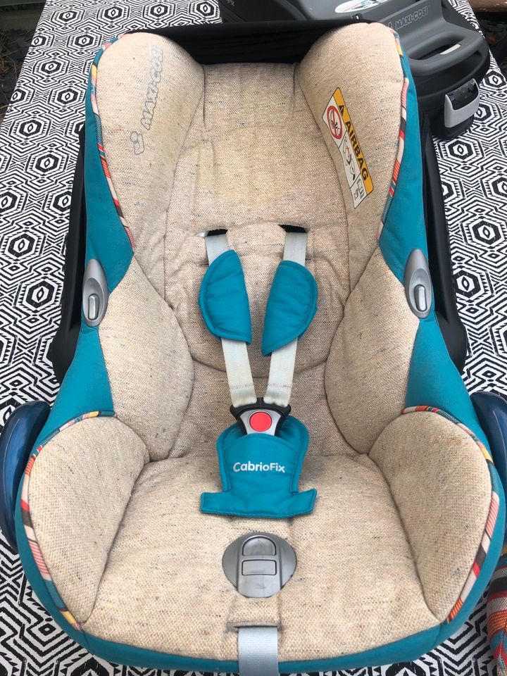 Maxi Cosi Babyschale inkl. FamilyFix Station in Pyrbaum