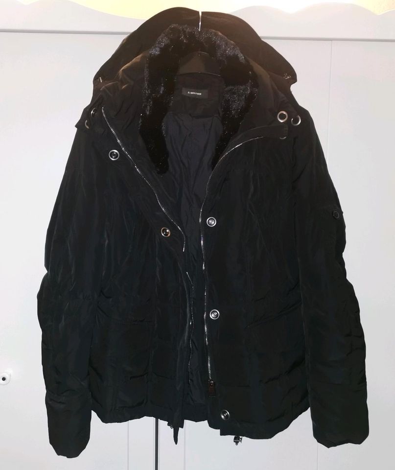 Schwarze Daunenjacke mit Kapuze von S.Milton Gr.42 in Kiel