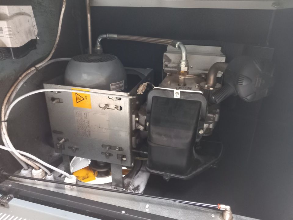 Kompressor, Atlas Copco SF2FF Ölfrei in Floß