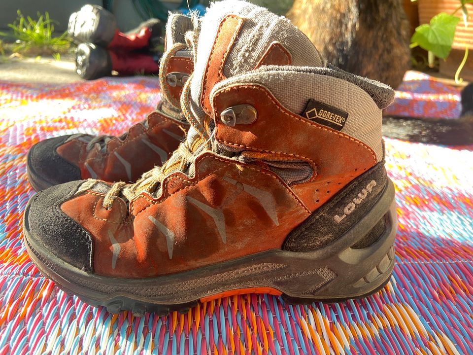 Lowa Wanderschuhe Gr. 30 in Eggenfelden