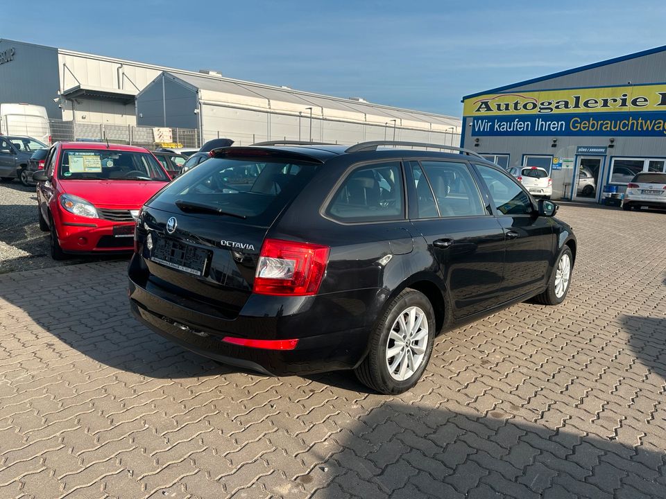 Skoda Octavia 1.6 Kombi, Klima, PDC, Sitzheizung, TÜV 03/2025! in Lübeck