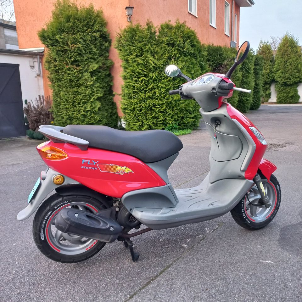 Roller  Piaggio Fly 50 4T 2007 *Lightning McQueen* in Aachen