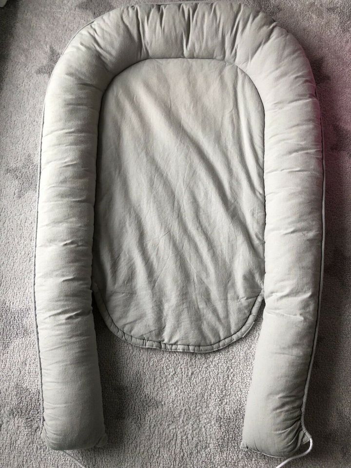 Babynest Kuschelnest XXL Version 1m lang grau weiß Nestchen in Gilching