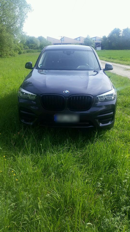 Bmw X3 XDRIVE20D Aut in Mallersdorf-Pfaffenberg