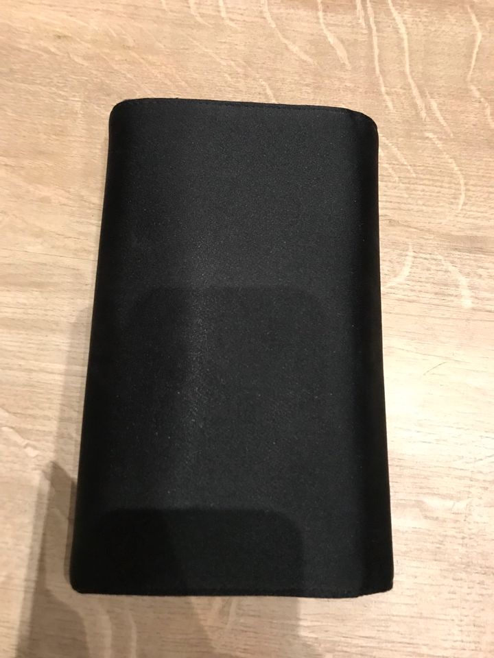 neue schwarze Clutch in Elsenfeld