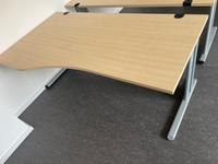 Schreibtisch mit Ausbuchtung – 180 x 80–100 x 73 cm Kr. München - Feldkirchen Vorschau