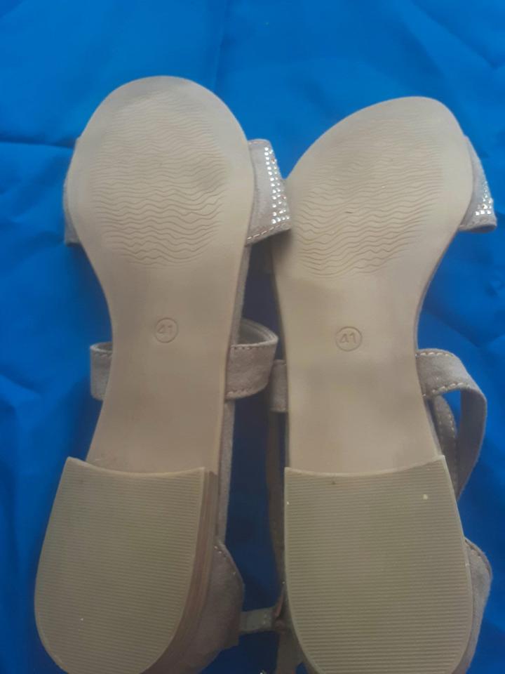 Sandale beige Leder mit Glitzersteinchen Gr.41 flach Marco Tozzi in Paderborn