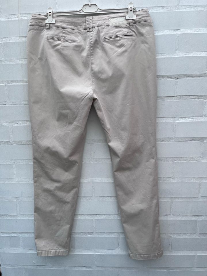 Gerry Weber Edition Chino Paris, Gr. 46, beige, neuwertig in Grevenbroich