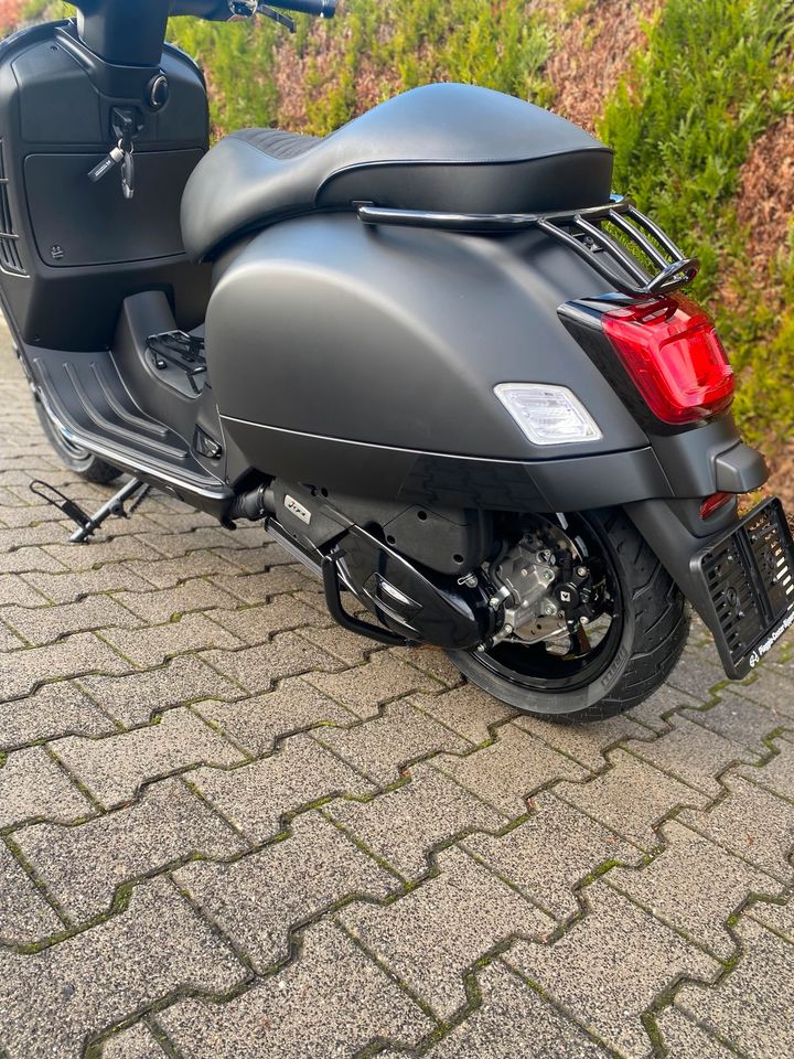 Vespa GTS 125 SuperSport TWM 13 “ NOTTE MALOSSI Edition Diva Nero in Eschborn