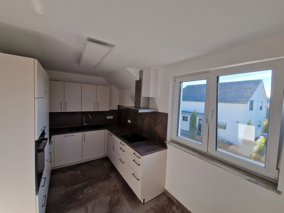 Attraktive 4-Zimmer-Wohnung mit Balkon und Einbauküche in Offenau in Offenau