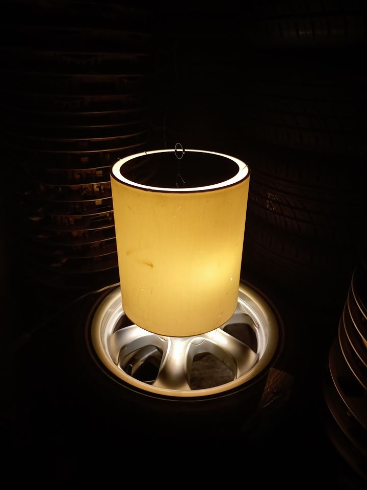 ❌schöne Tischlampe *weiss* mit Chrom inkl. Leuchtmittel in Jork