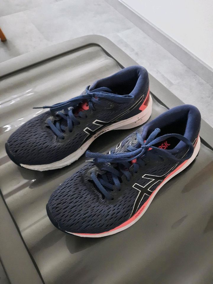 Damen Mädchen Laufschuhe ASICS GT-1000 Duomax, Gr. 38 EUR - 7 US in  Baden-Württemberg - Schönau im Schwarzwald | eBay Kleinanzeigen ist jetzt  Kleinanzeigen